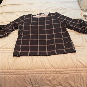 Ann Taylor, 3/4 sleeve top, with gathered material on sleeve,